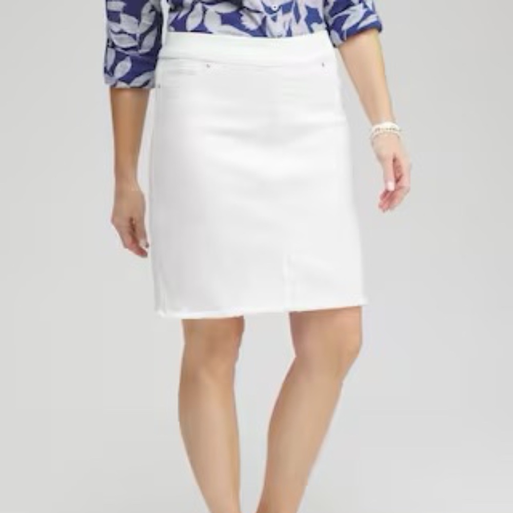 Chico's No Stain Pull-on Fray Hem Skort